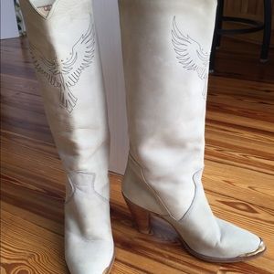 Dingo Boots with Eagle stitching